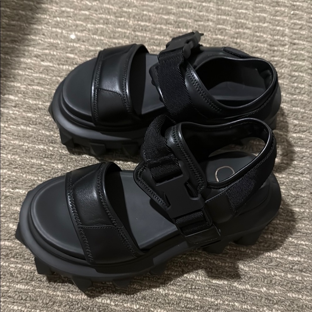 VALENTINO GARAVANI Rockstud Leather Rubber-Sole Dad Sandals
